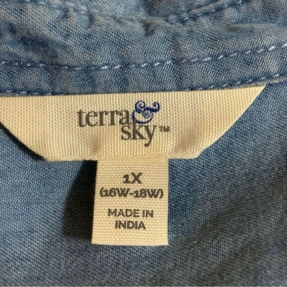 Terra & Sky Pintuck Camp Shirt Sleeveless Button Shirt Women’s Blue 1X 16W/18W. - Picture 9 of 13